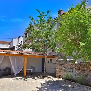 Casa Nini - Cozy House With Sauna And Indoor Jacuzzi Vikendica Sisan